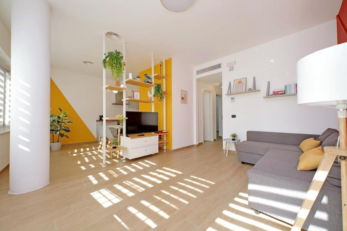 Apartment The Color House
